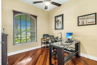 Villa Cecilia - Great outdoor living area! Gulf-access home with heated pool & spa - SWFL Rentals - 3