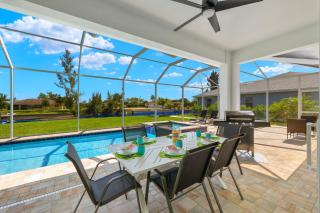 Brand new 4-bedroom electric-heated pool home on canal - Villa Cape Vida - Cape Coral - 9