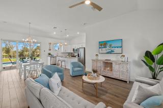 Villa Cape Vida - Brand new 4-bedroom electric-heated pool home on canal - SWFL Rentals - 7