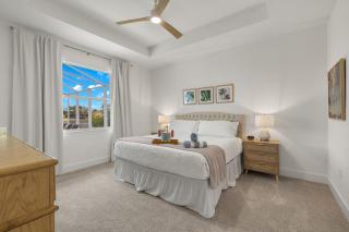 Brand new 4-bedroom electric-heated pool home on canal - Villa Cape Vida - Cape Coral - 3