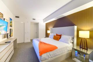 Condo w Breathtaking Views & Top Amenities - 1