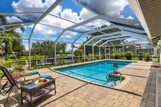 Remodeled gulf-access heated-pool home with Southern exposure - Villa Aqua Sonne Oasis - Cape Coral - 0