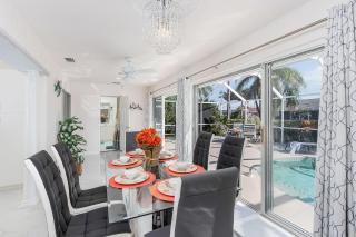 Gulf-access electric-heated salt water pool home with pool table - Villa Christylee - Cape Coral - 5