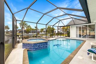 Spacious gulf-access heated-pool home with spa & boat lift - Villa Ashlyn - Cape Coral - 9