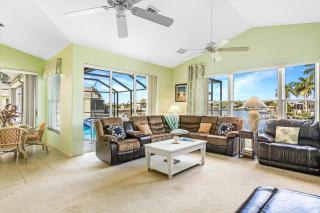 Spacious gulf-access heated-pool home with spa & boat lift - Villa Ashlyn - Cape Coral - 6