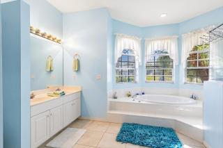 Spacious gulf-access heated-pool home with spa & boat lift - Villa Ashlyn - Cape Coral - 2