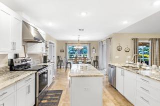 Direct Gulf-access home with electric-heated pool & boat lift - Villa Annabella - Cape Coral - 4