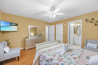 Villa Blanca - Private family-friendly home w/electric-heated pool & bikes! - SWFL Rentals - 3