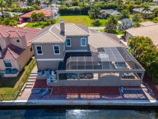 Luxury 2-story gulf-access home with electric-heated pool & beautiful lanai - Villa Dasha - Cape Coral - 8