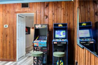 Sleeps 18 Basketball Court Heated Pool Games - 4