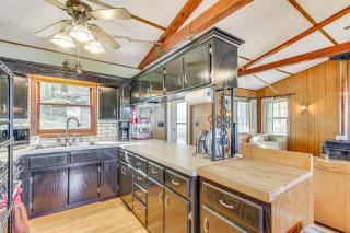 Waterfront Spirit Lake Cabin with Boat Rental! - 3