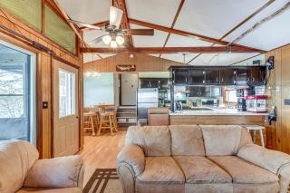 Waterfront Spirit Lake Cabin with Boat Rental! - 7