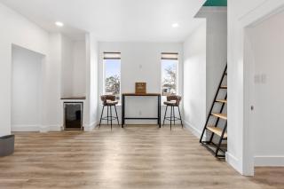 Spacious, modern home with loft, 15 minutes from Downtown Houston - 2