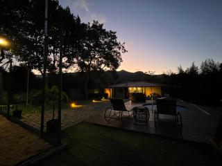 Casa 04 Monte Boa Vista - Conforto com Piscina Privativa, Sauna e Lareira - 2