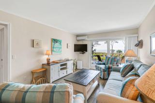 Beachwood Place 2G - 8