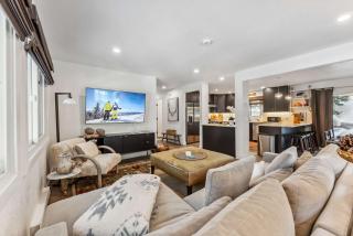 3BR Home with Scenic Views and Sauna - 4