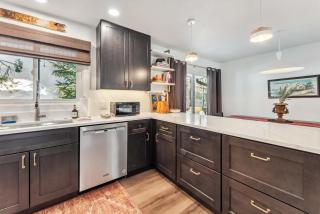 3BR Home with Scenic Views and Sauna - 2