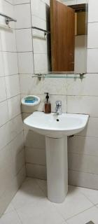 AFFORDABLE LUXURY STUDIO for Couple & Executives - 7