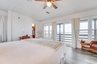 Gulf Coast Cottage with Beach Access Fish and Paddle! - Port Lavaca - 1