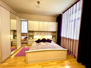 Apartment in Kreschatik - Kiev - 2