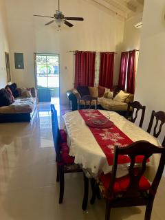 Dell's Exotic Haven, 2 bedrooms, 2 baths, pool, gym - Mammee Bay - 8