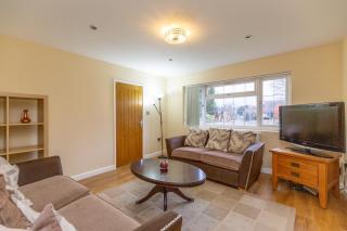 Wootton 2-Bedroom Bungalow - 1
