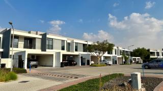 3BR Ensuite Villa in Motor City - ShamsGetaways - 9