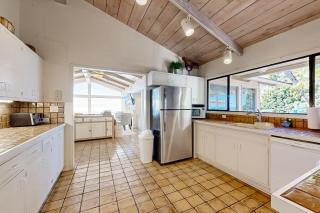 Forever Views Oceanfront, dog-friendly home with deck, firepit, grill, & sweeping ocean views - 1