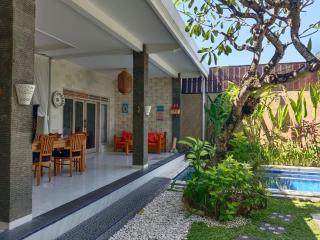 Charming 2BR Villa w Pool Near Canggu & Seminyak - Seminyak - 1