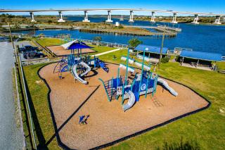 Adjacent 2nd Floor, 204 Queen & 205 Queen - Surf City - 8