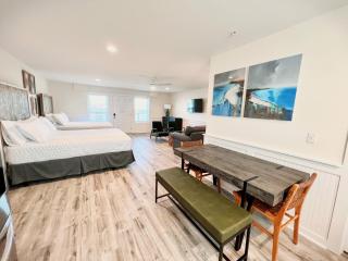 Adjacent 2nd Floor, 204 Queen & 205 Queen - Surf City - 7