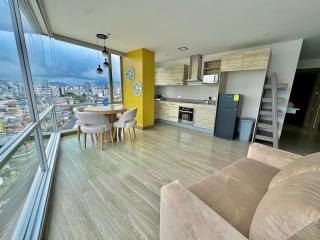 Modern downtown apartment with gym and view - Quito - 0
