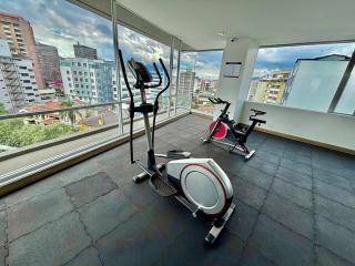 Modern downtown apartment with gym and view - Quito - 1