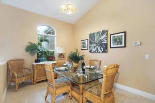 Villa Ellis - Electric-heated pool home on Gulf-access canal in quiet neighborhood - SWFL Rentals - 5