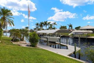Solar-heated pool home on gulf-access canal with great views - Villa Delieta - Cape Coral - 7