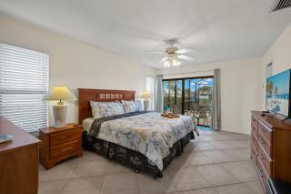 Solar-heated pool home on gulf-access canal with great views - Villa Delieta - Cape Coral - 1