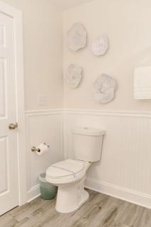 1002 Queen ADA Suite, 1st Floor Surfside - Surf City - 1
