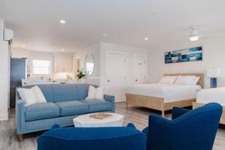 2002 Queen Suite, 2nd Floor Surfside - Surf City - 4