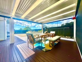 Modern Private Deluxe Master Suite California Bed and Bathtub - Auckland - 8