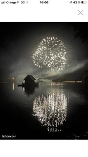 Chalets flottants lac saint Étienne Cantales - 2