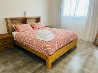 Spacious and modern - 7