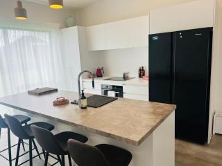 Spacious and modern - 5