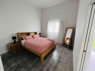 Spacious and modern - 4