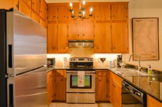 Cotton Alley, Charming 2 Bedroom Retreat in Historic Natchez - Natchez - 0