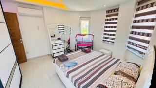 Super 4 Bedroom Villa with PoolVilla - 1