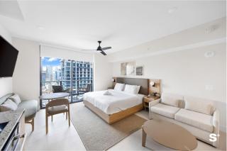 Skyline Chic Downtown Studio Getaway - Miami - 9