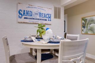 Adorable Beach Cottage with Hot Tub and Tropical Bar! - Chesapeake Beach - 3