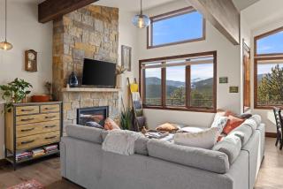 Ridge View Retreat - Panoramic Views and Hot Tub - 1