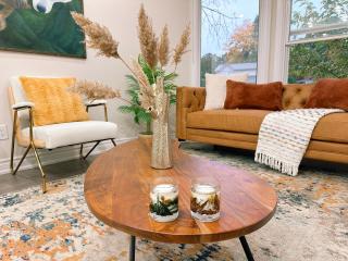 Chic, Spacious Newmarket Home off Yonge St - Newmarket - 8