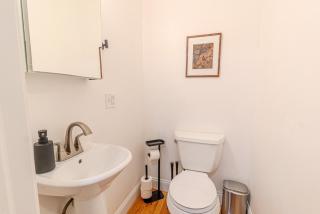 4BDR Near Tufts-10min-Walk to Subway-Free Parking - 9